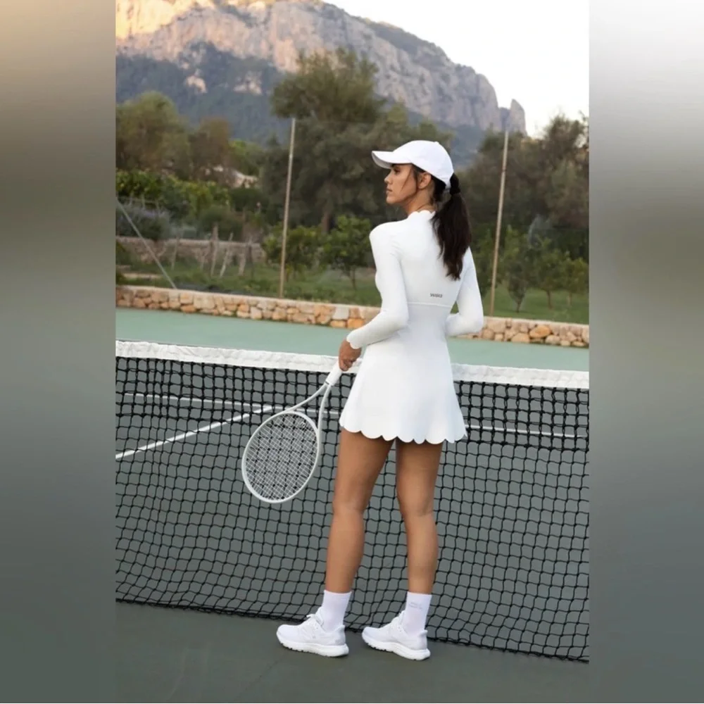 NWOT Enchanting Scallop A-Line
Dress activewear - Picture 3 of 3